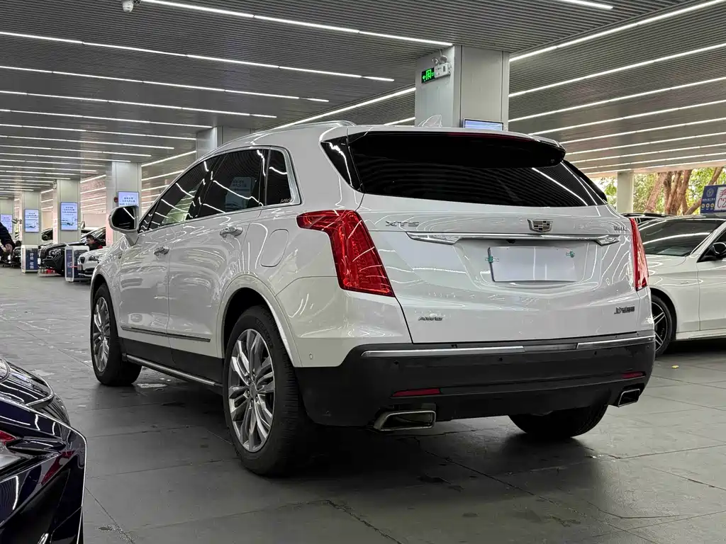 CADILLAC XT5