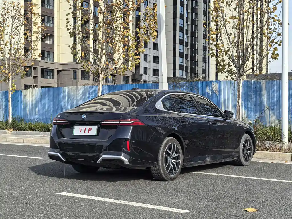 BMW i5 2025 eDrive 35L Luxury