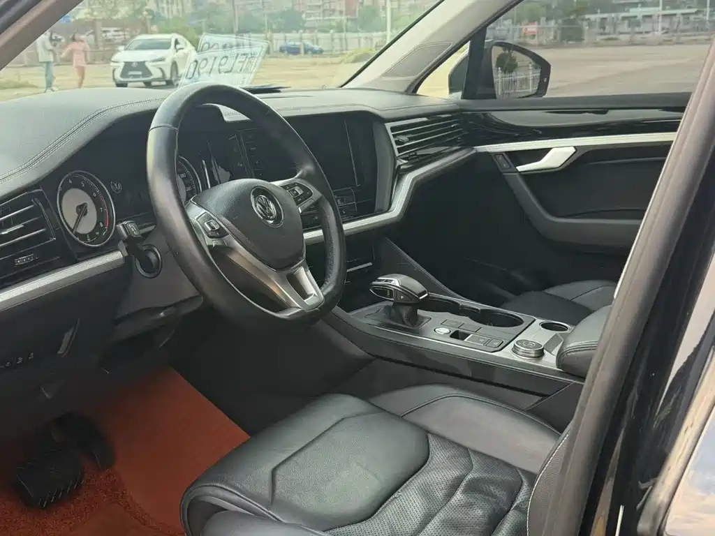 Volkswagen Touareg — миниатюра 6