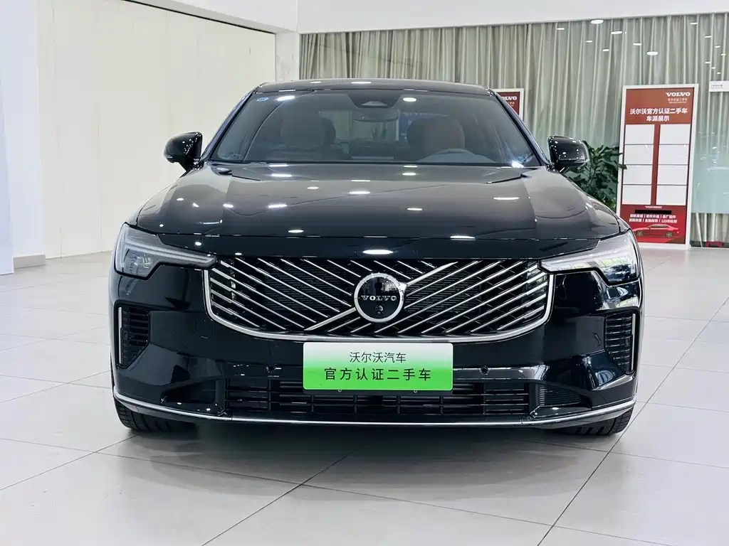 Volvo S90 2026 Luxury
