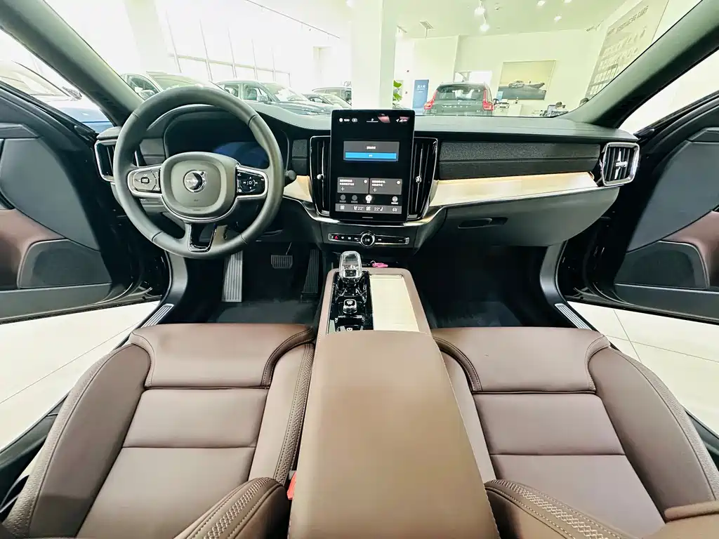 Volvo S90 2026 Luxury