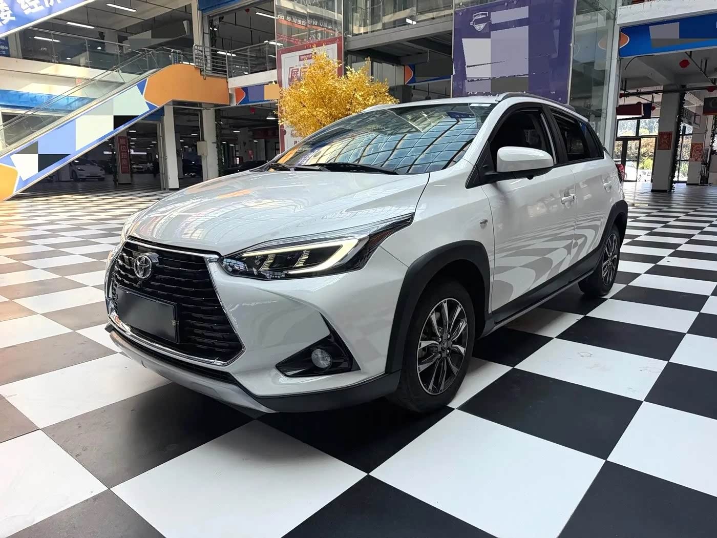 Toyota YARiS L Zhi Xuan 1.5 л 2022 г. Белый, пробег 40000 км