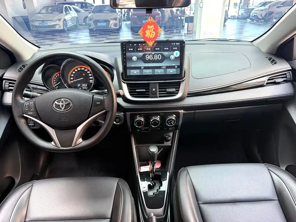 Toyota Yaris L — миниатюра 11