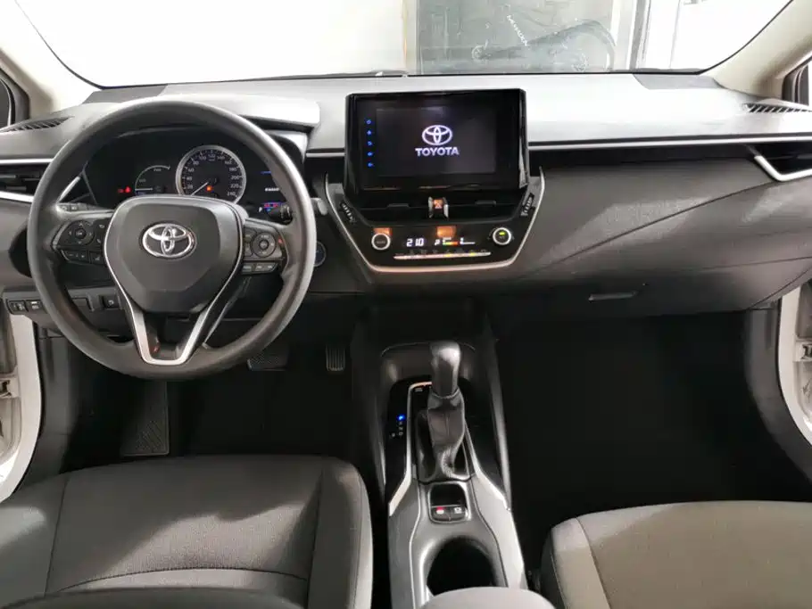 Toyota Corolla — миниатюра 12