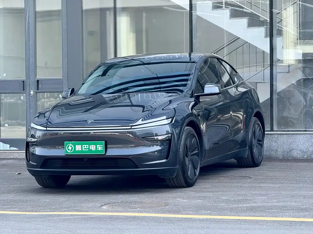 Tesla Model Y 2025