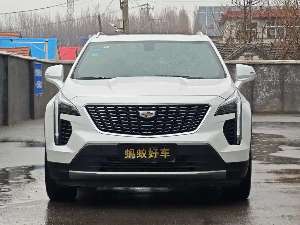 CADILLAC XT4