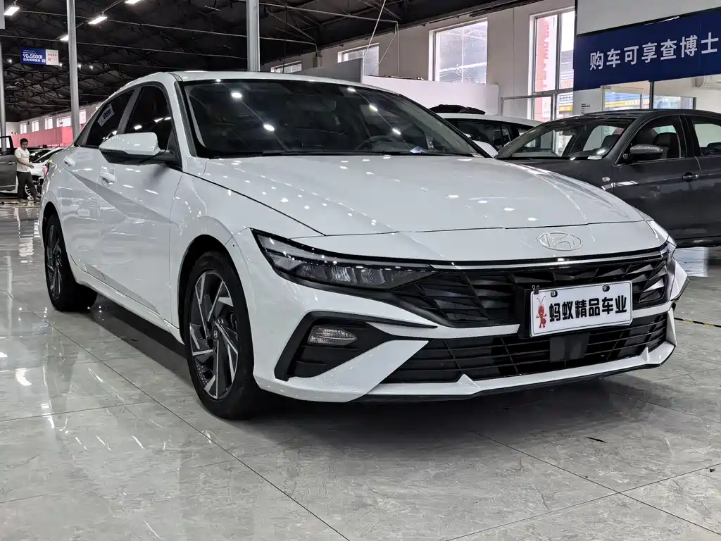 Hyundai Elantra — миниатюра 3