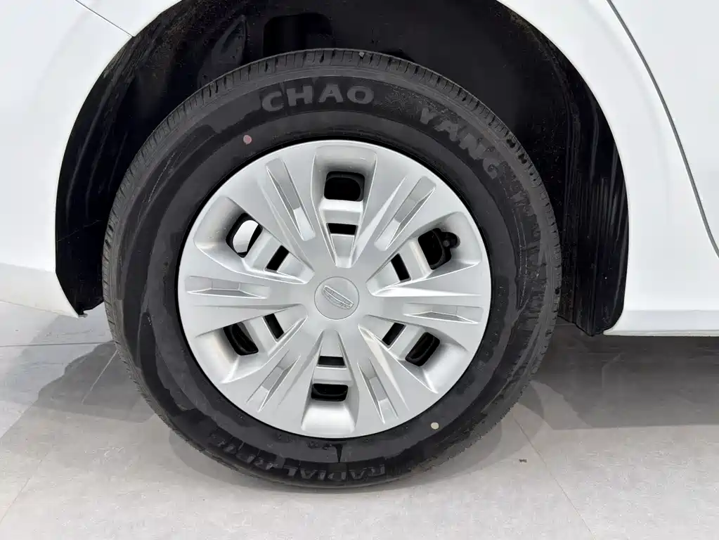 Geely Emgrand — фотографии объявления, Фото 17