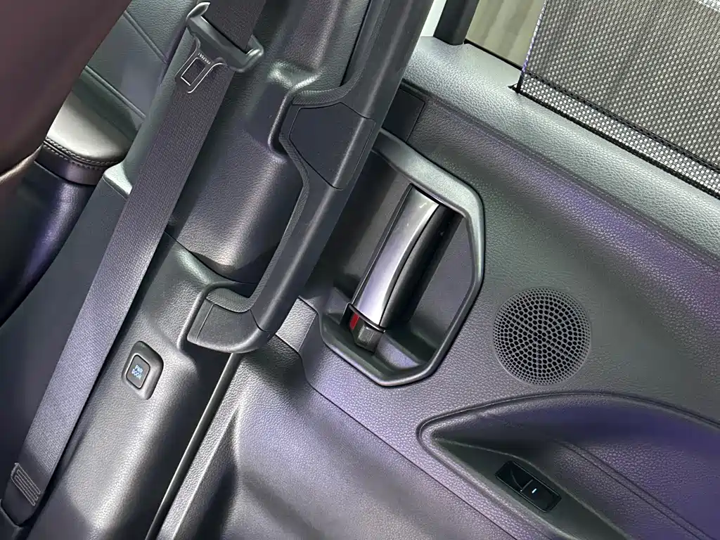 Toyota Sienna — миниатюра 32