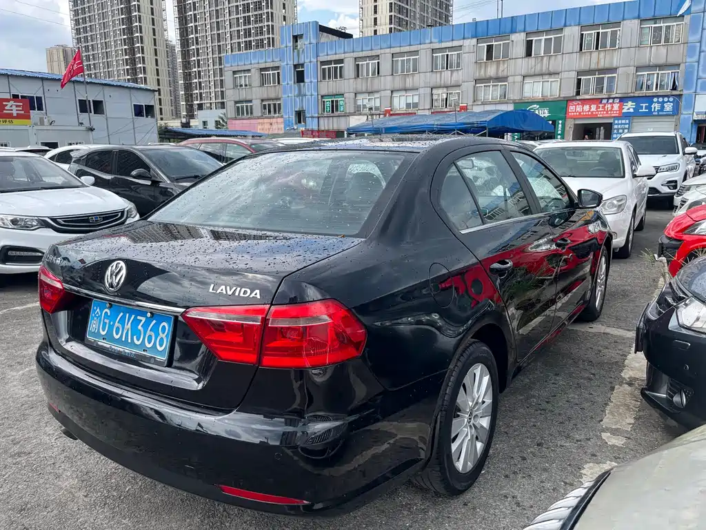 Volkswagen Lavida — миниатюра 4