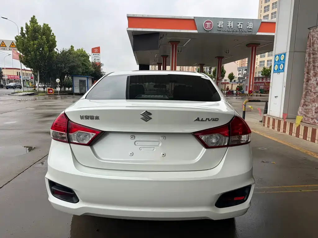 Suzuki Alivio — миниатюра 17