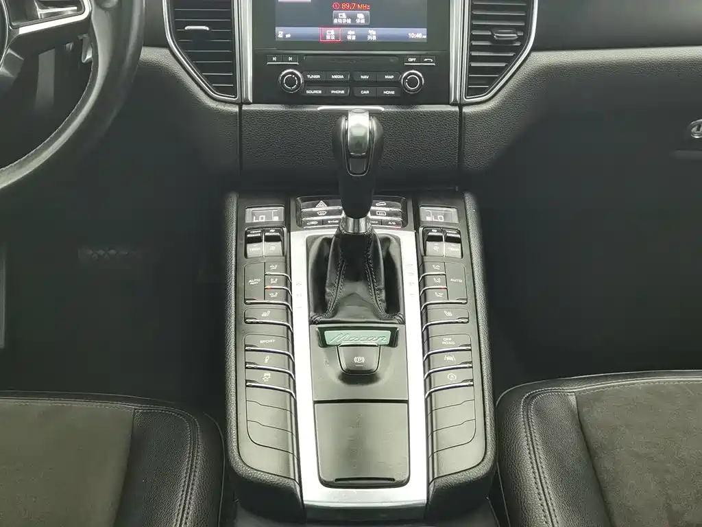 Porsche Macan — миниатюра 12
