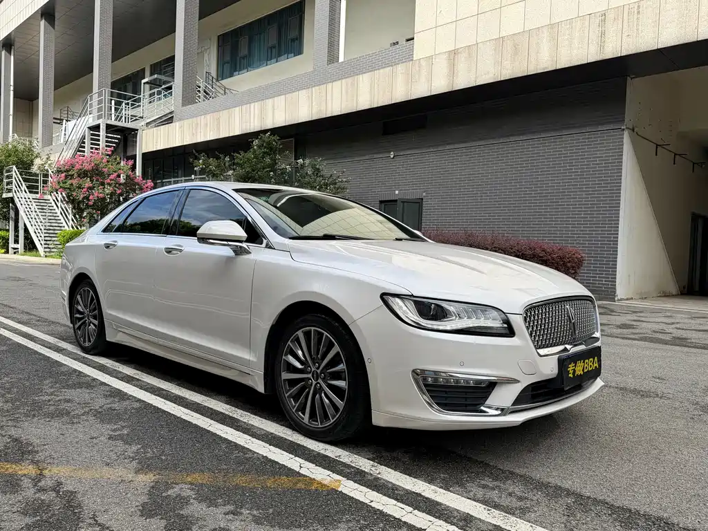 Lincoln MKZ — миниатюра 3
