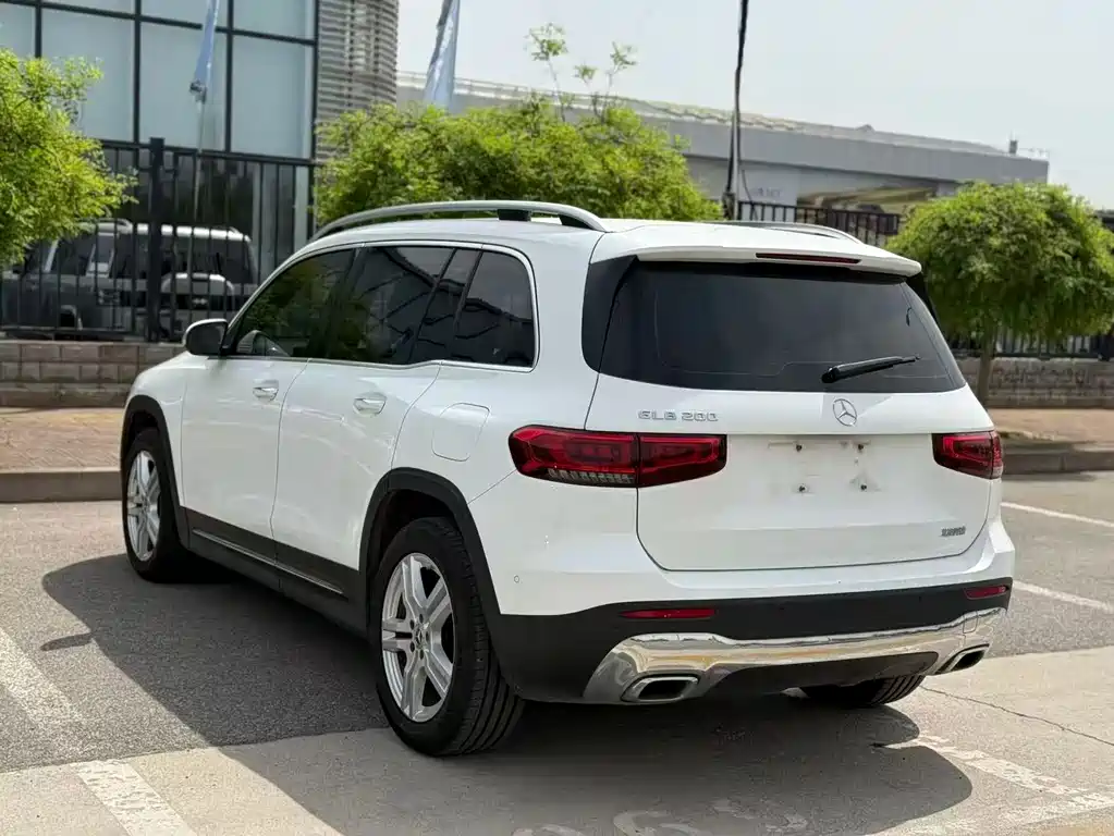 Mercedes-Benz GLB — миниатюра 4