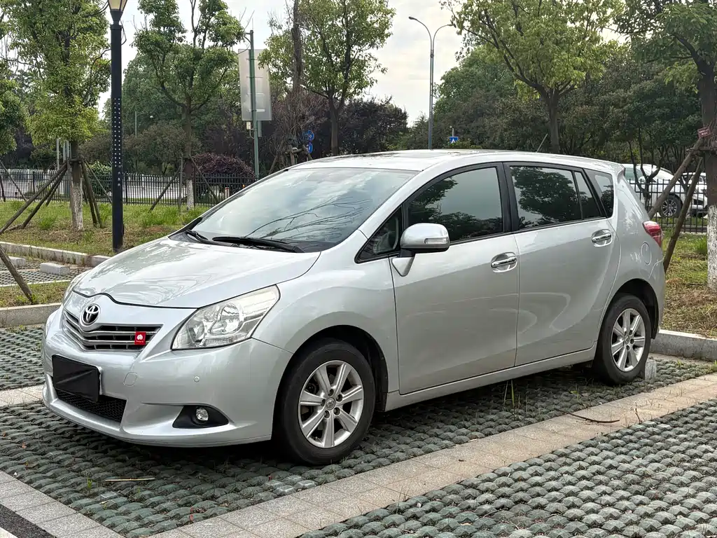 Toyota Verso 2011
