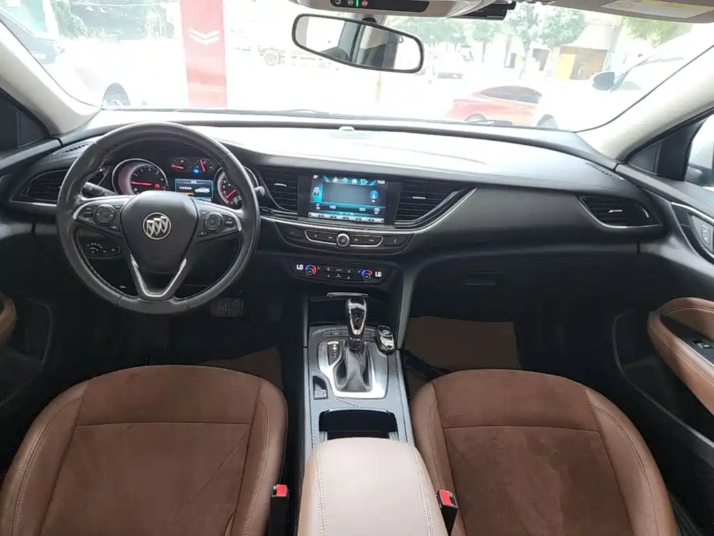 Buick Regal — миниатюра 10