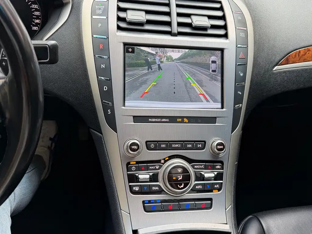 Lincoln MKZ — миниатюра 19
