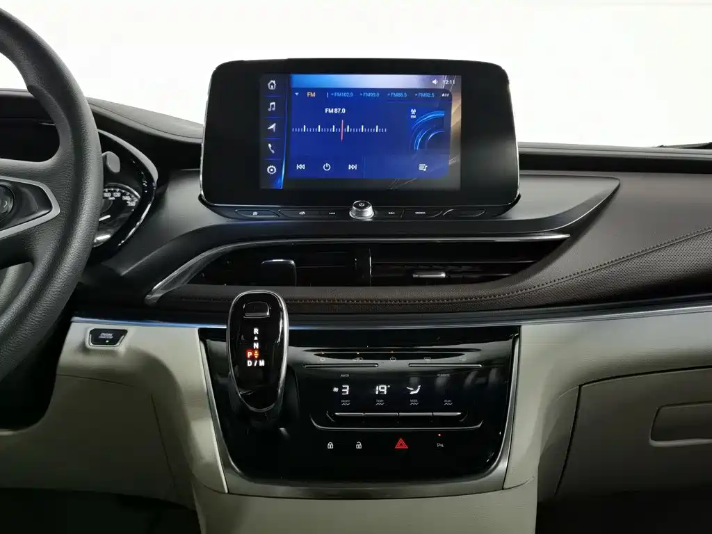 Buick GL8 — миниатюра 12