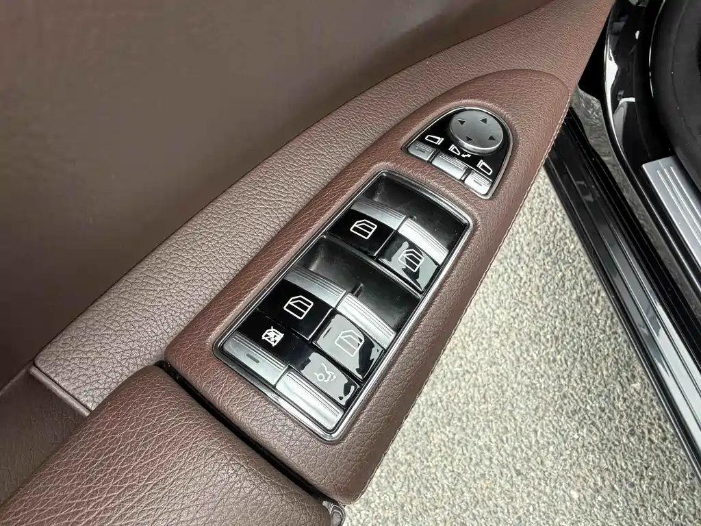 Mercedes-Benz S-Class — миниатюра 6