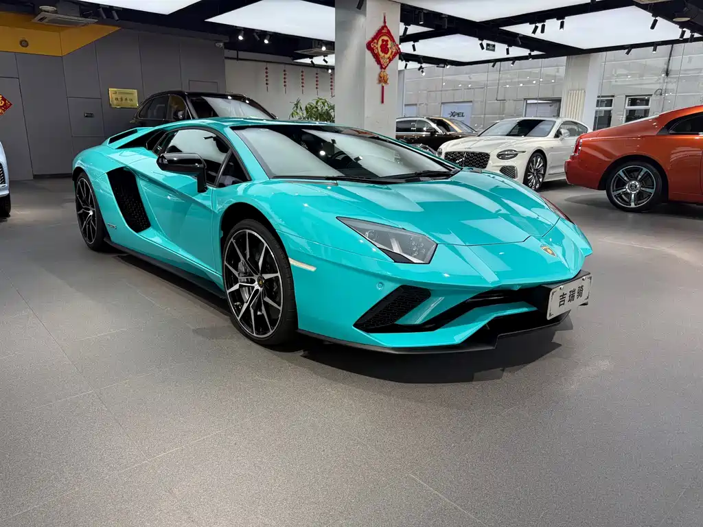 Lamborghini Aventador — миниатюра 3