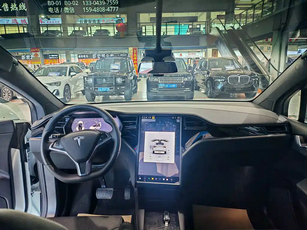 TESLA MODEL X