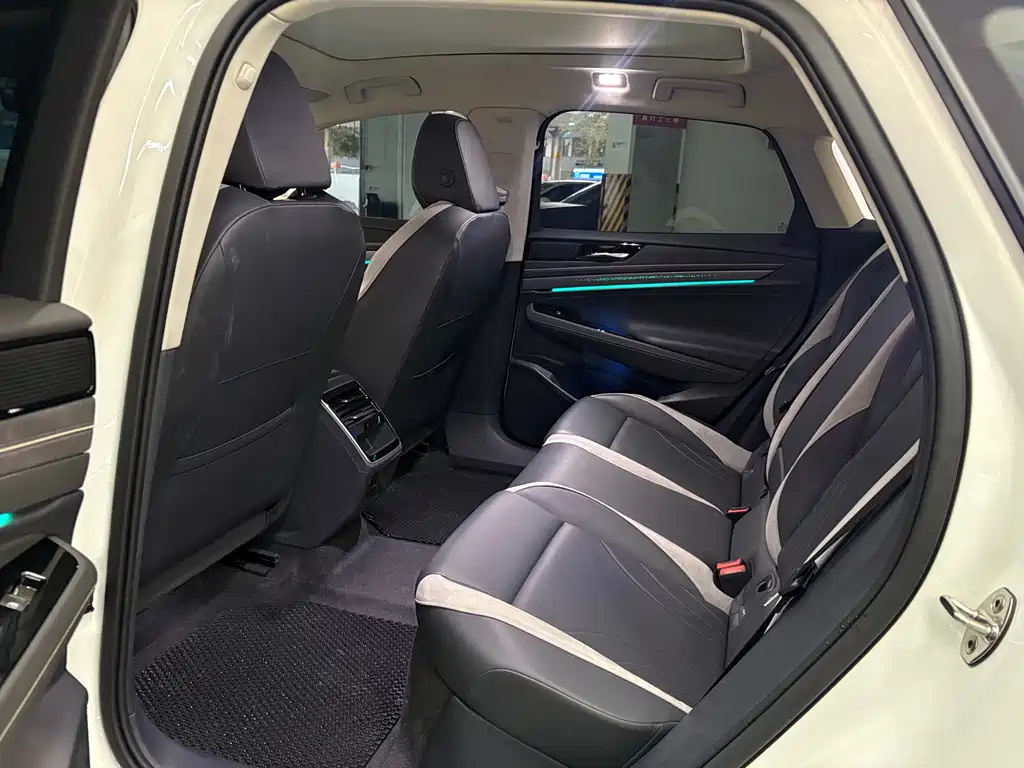 VOLKSWAGEN ID.7 VIZZION