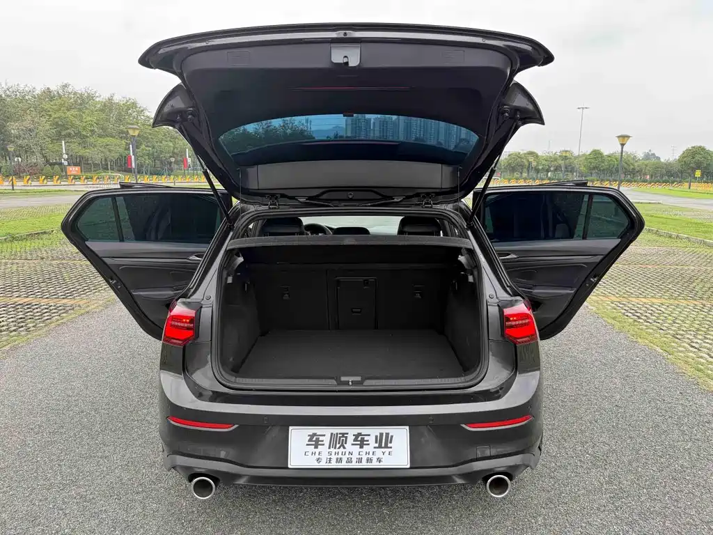 Volkswagen Golf GTI — миниатюра 28