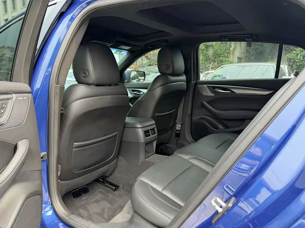 Cadillac CT5 — миниатюра 9