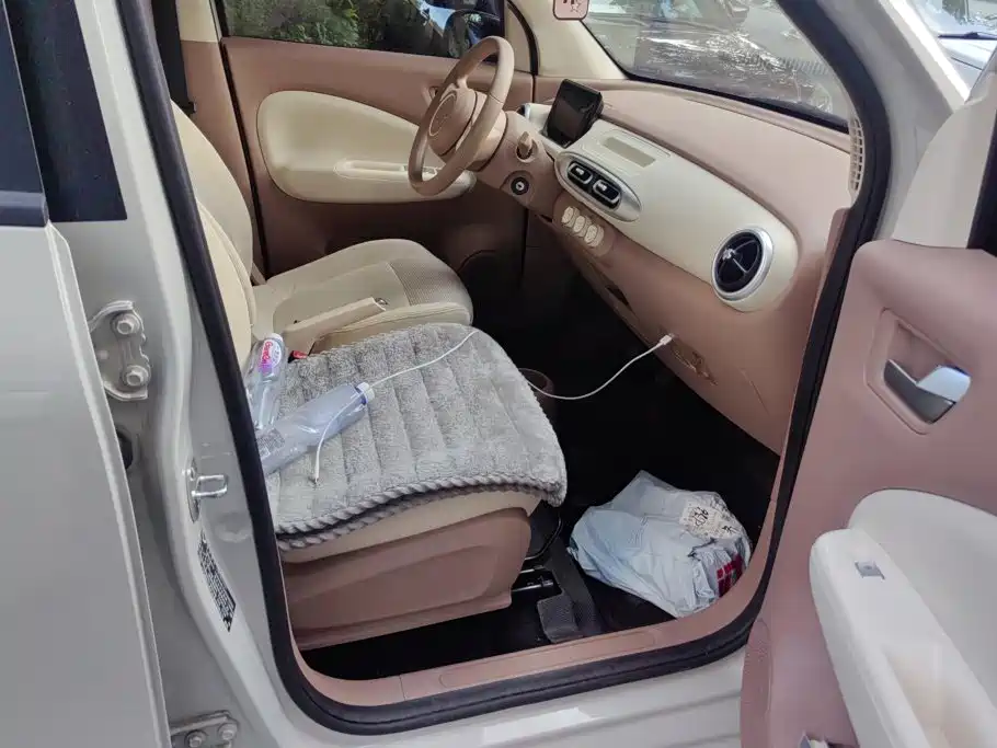 Wuling MINIEV — миниатюра 8