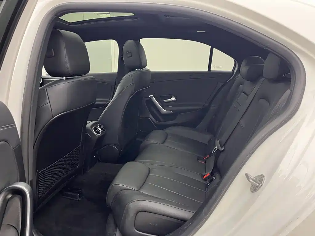 Mercedes-Benz A-Class — миниатюра 7