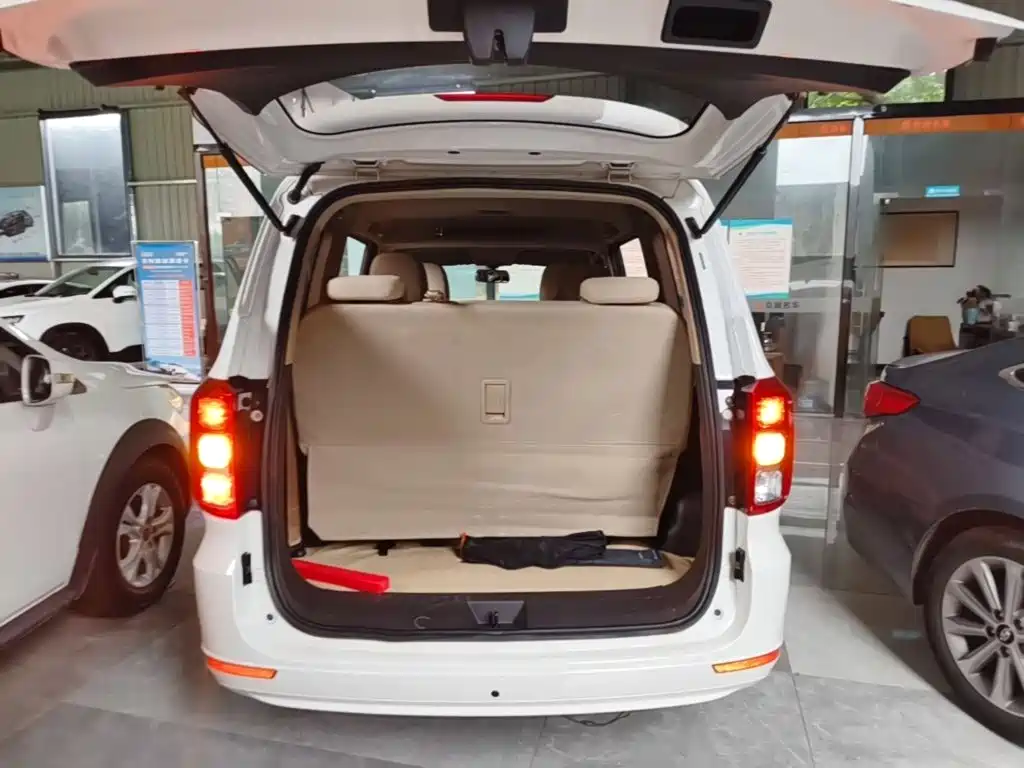 Wuling Hongguang — миниатюра 19