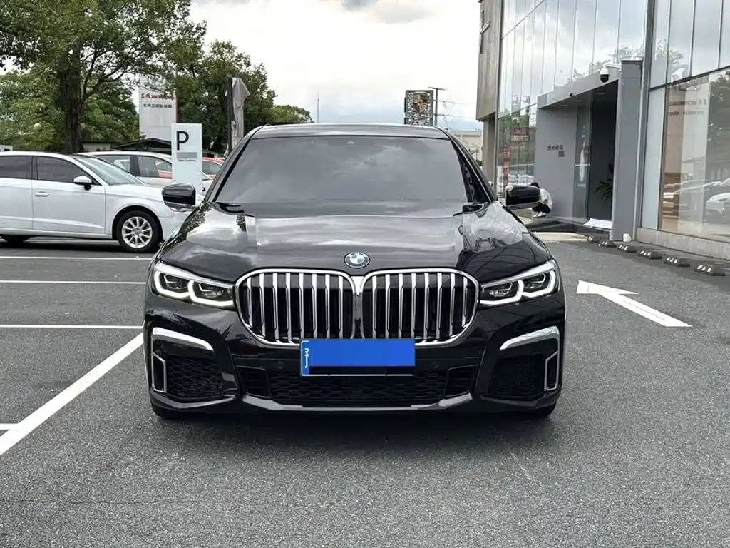 BMW 7 Series — миниатюра 2