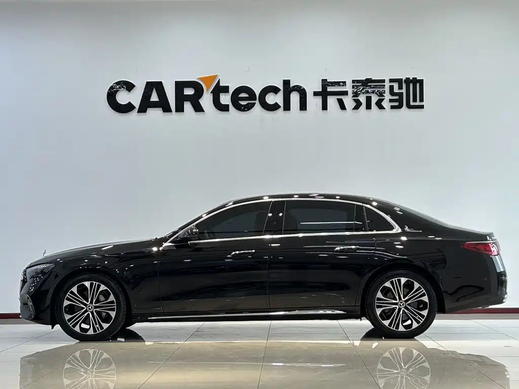 Mercedes-Benz E-Class — миниатюра 5
