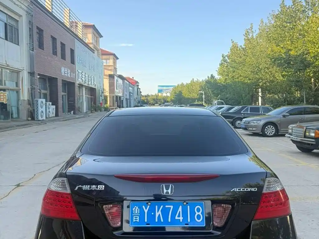 Honda Accord — миниатюра 6