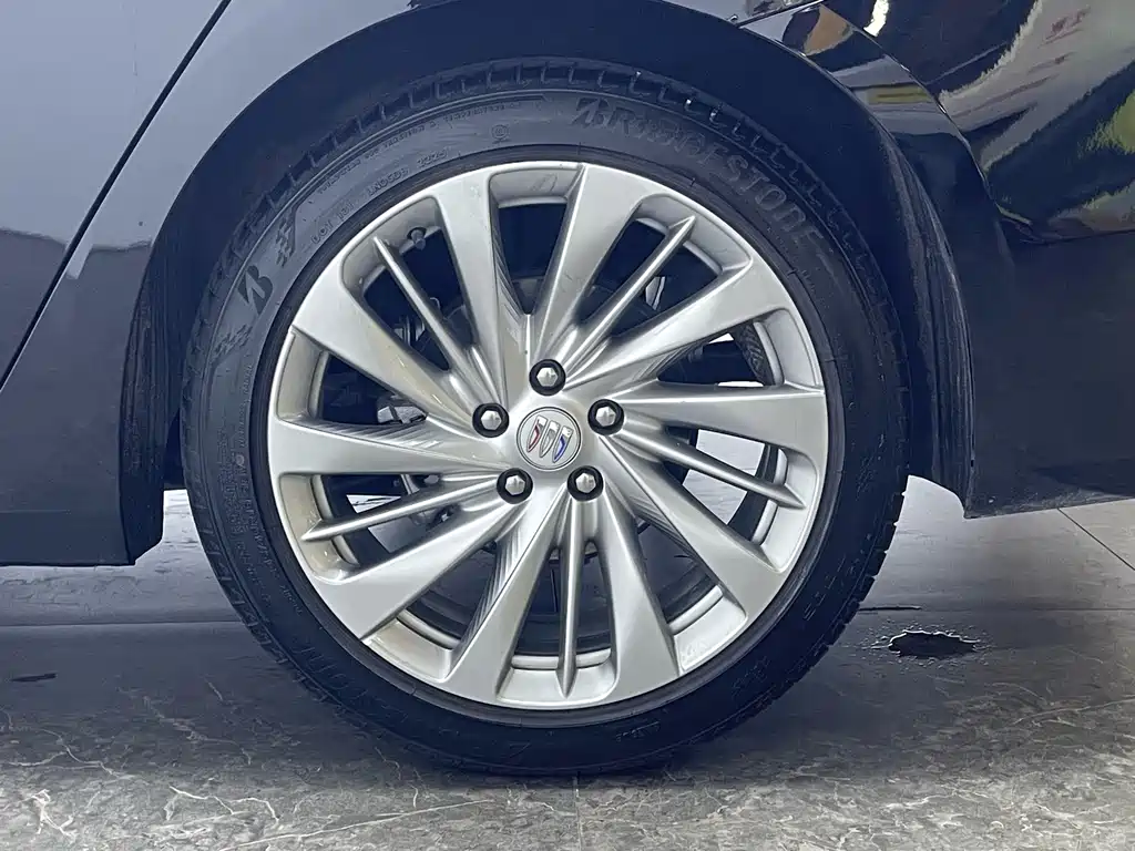 Buick LaCrosse — миниатюра 8