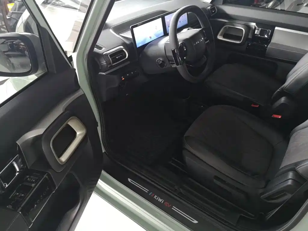 Baojun KiWi EV — миниатюра 16
