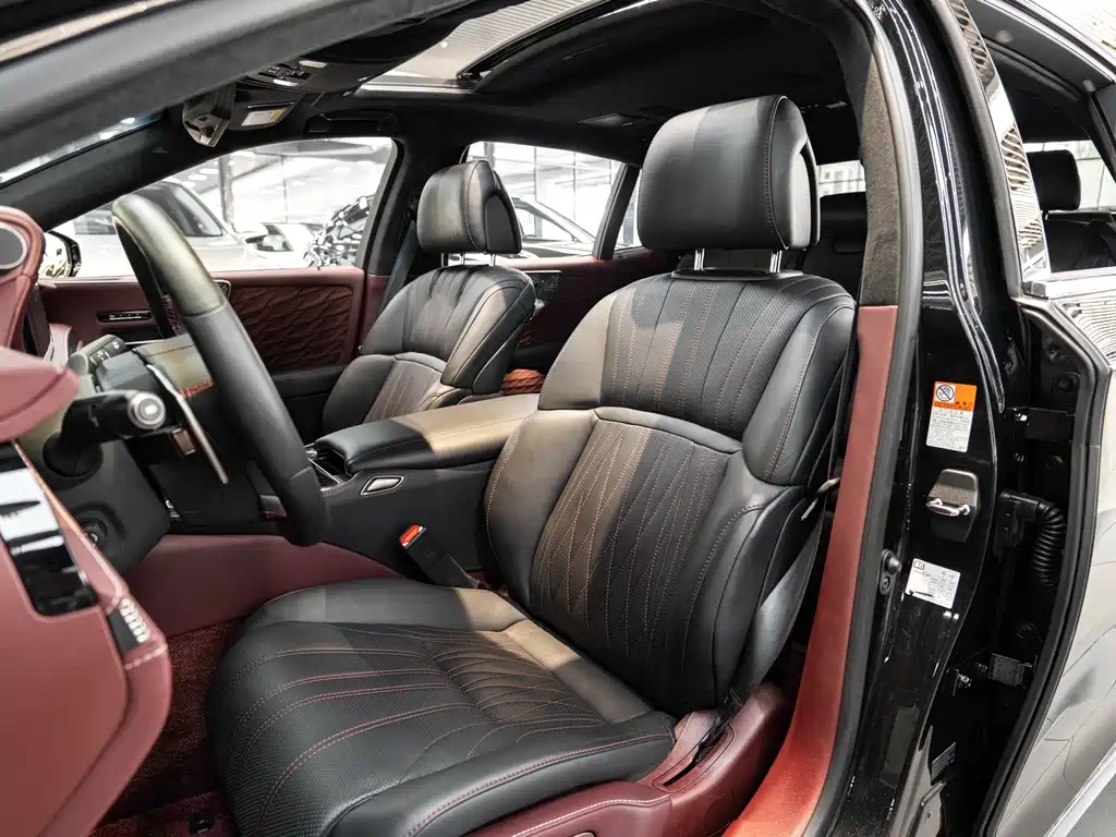 Lexus LS — миниатюра 11