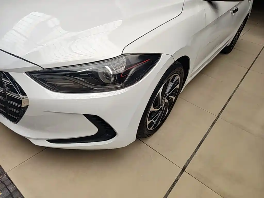 Hyundai Elantra — миниатюра 24