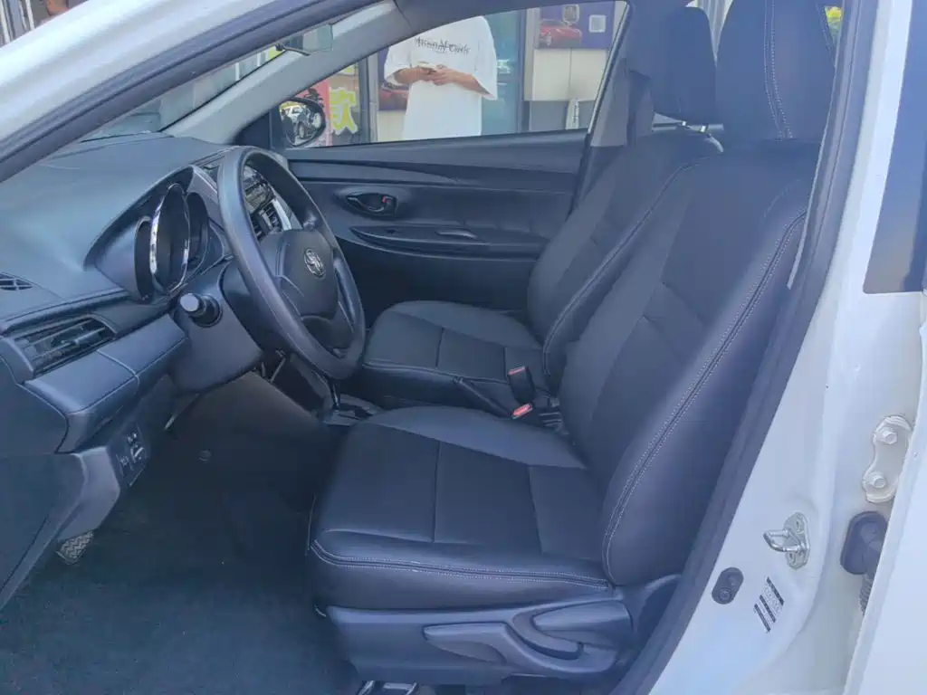 Toyota Yaris L — миниатюра 15