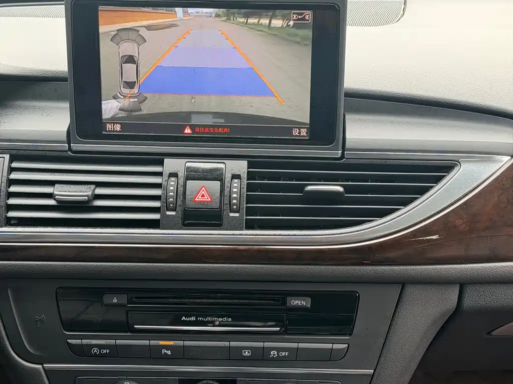 Audi A6L — миниатюра 12