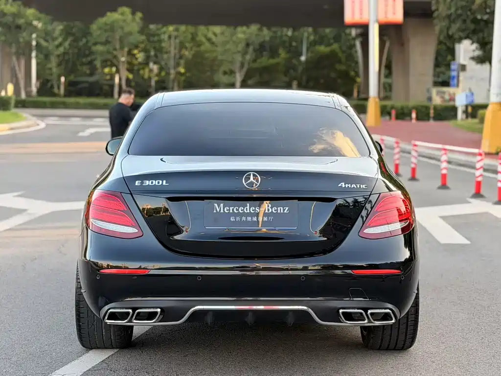 Mercedes-Benz E-Class — миниатюра 5