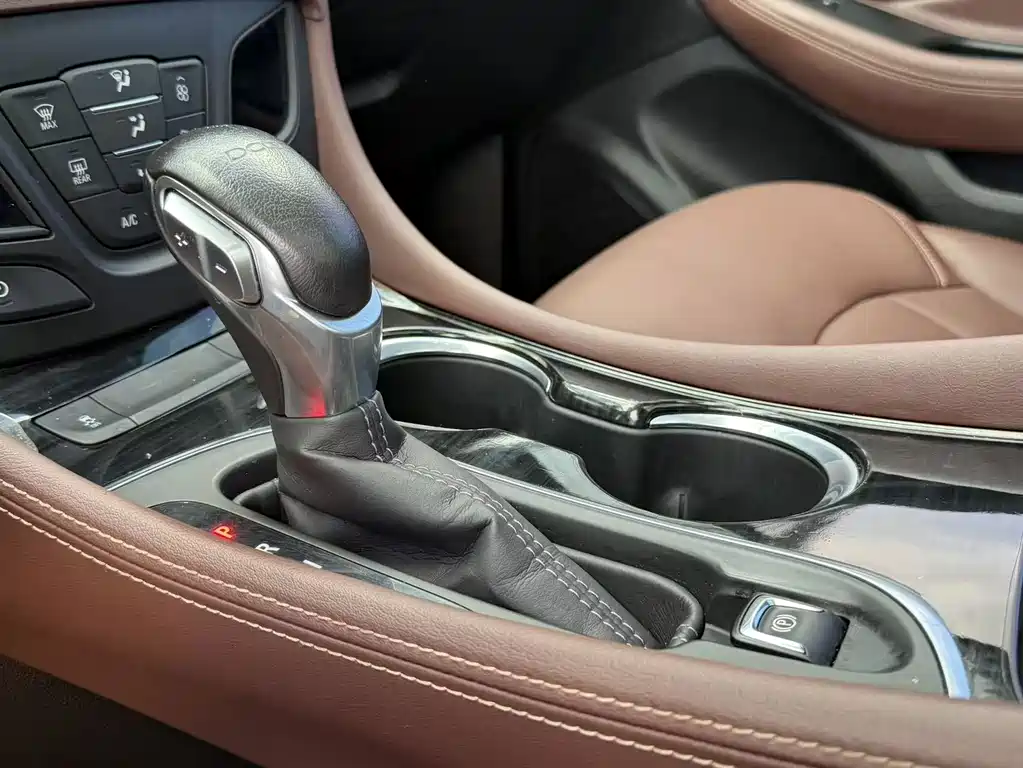 Buick Envision Plus — миниатюра 13