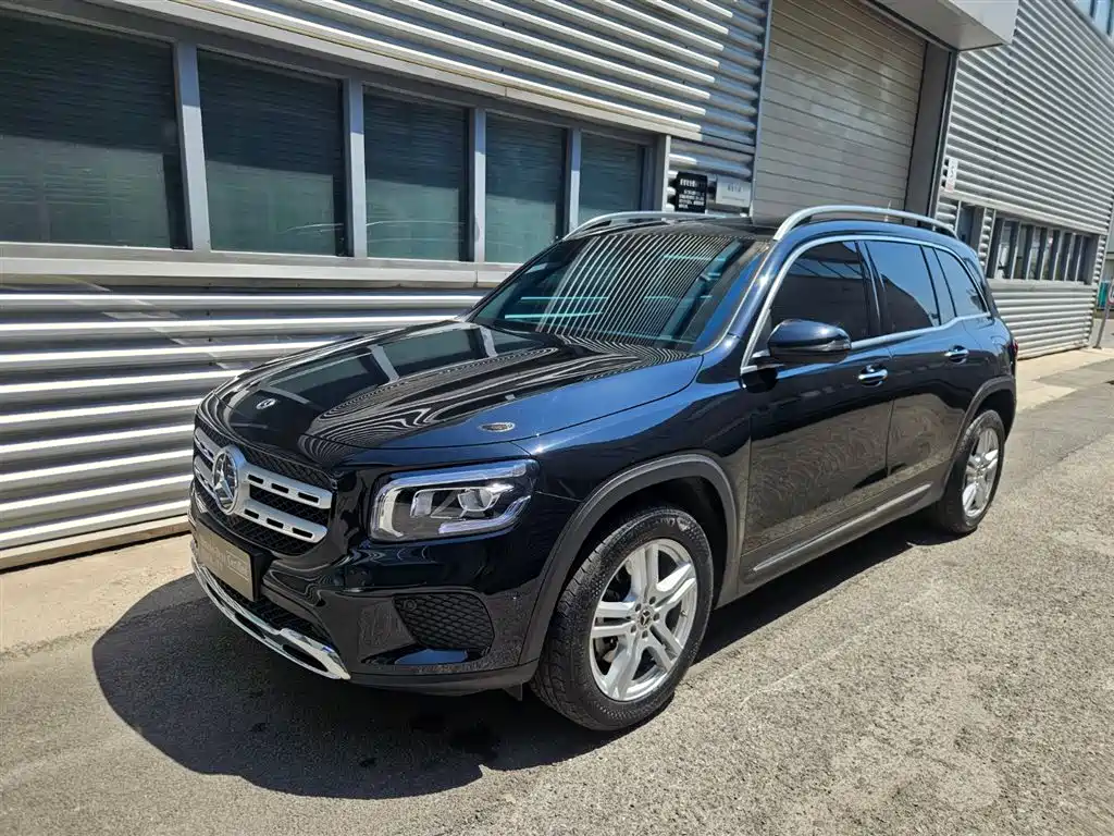 Mercedes-Benz GLB 2023