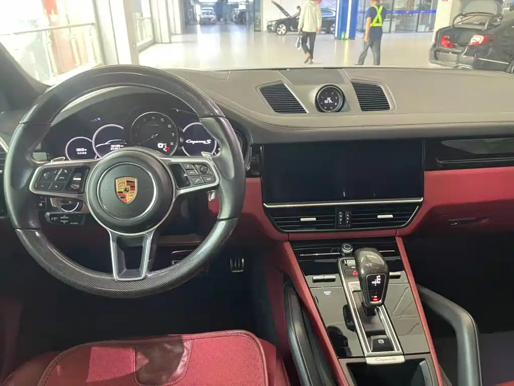 Porsche Cayenne — миниатюра 3