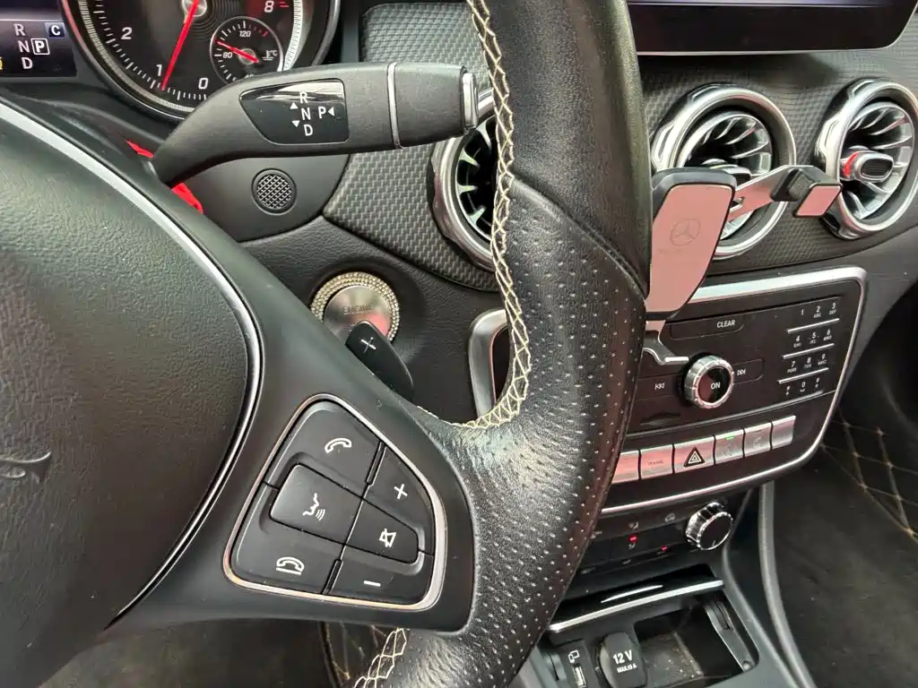 Mercedes-Benz GLA — миниатюра 10