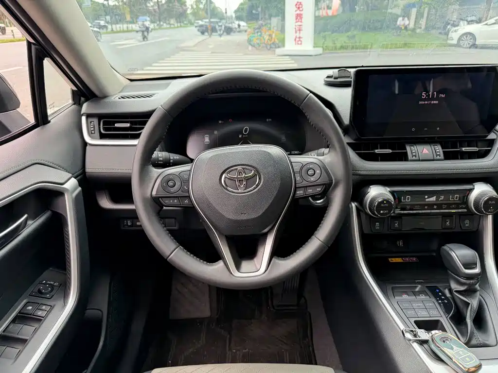 Toyota RAV4 — миниатюра 14