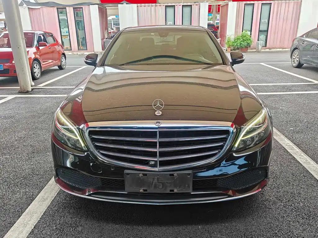 Mercedes-Benz C-Class — миниатюра 2