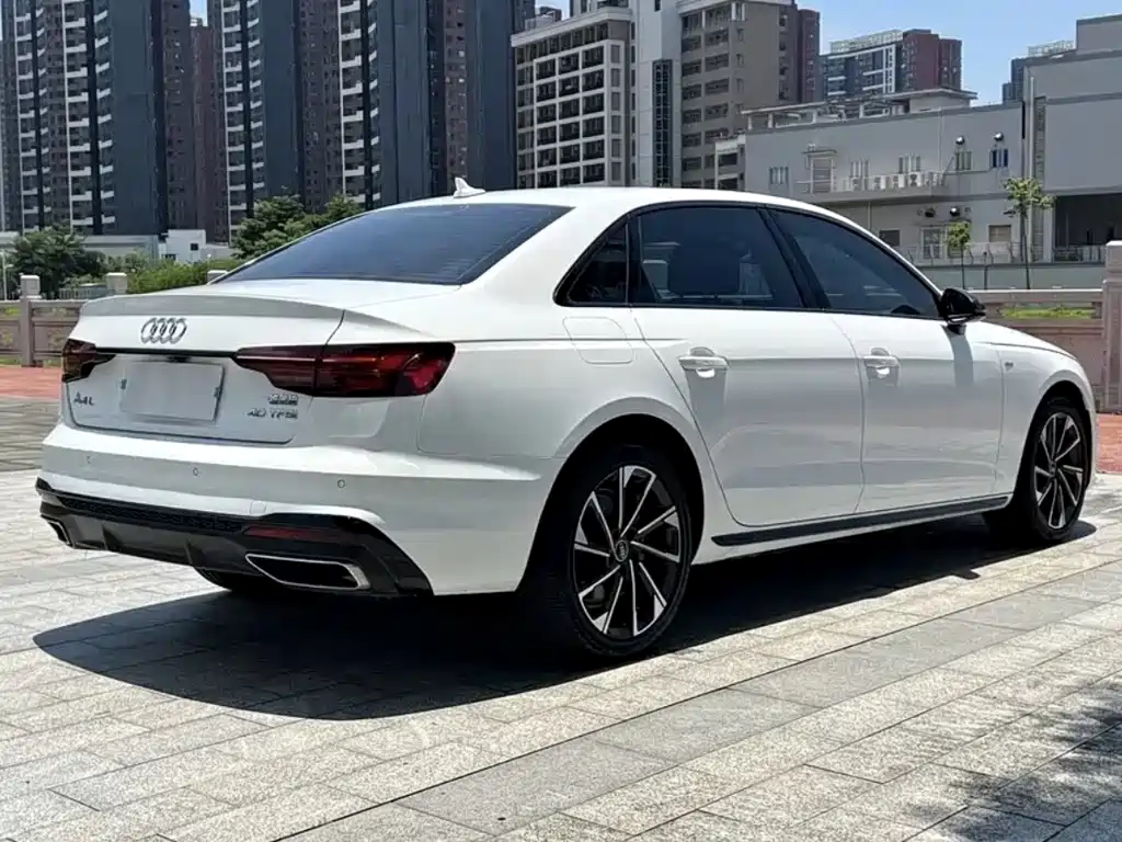 Audi A4L 2022 40 TFSI Luxury