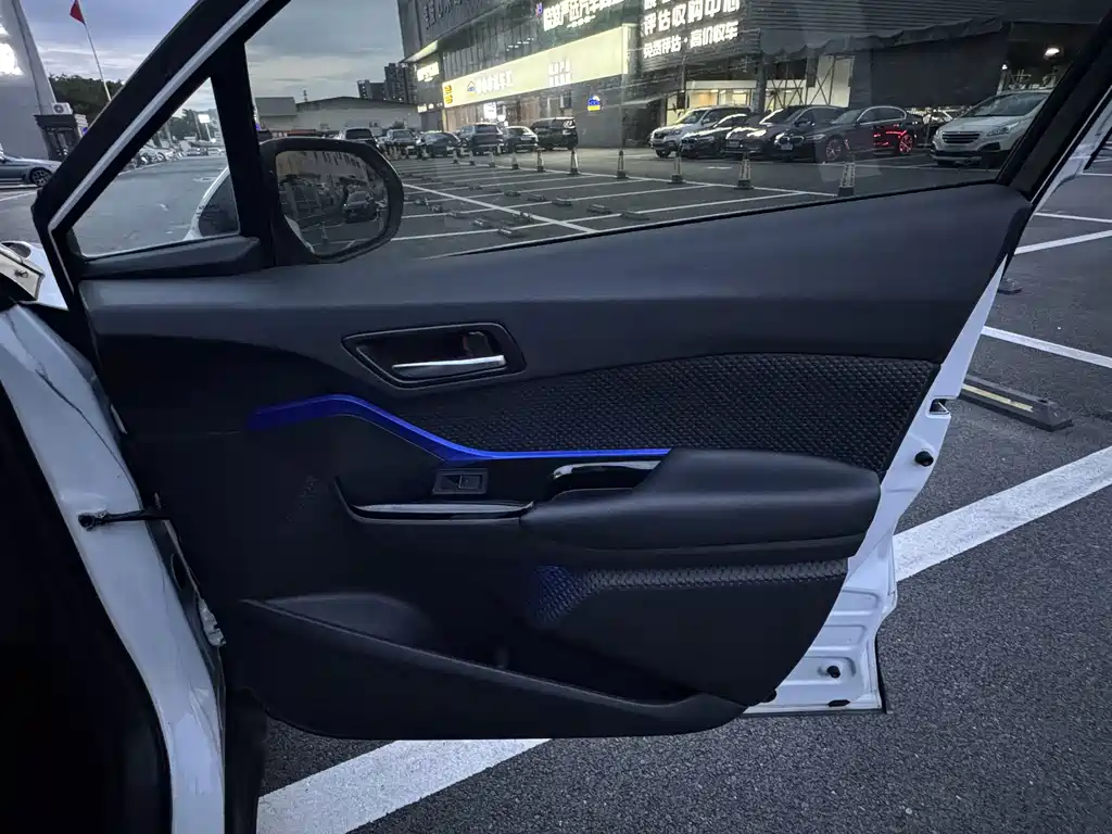 Toyota C-HR — миниатюра 16
