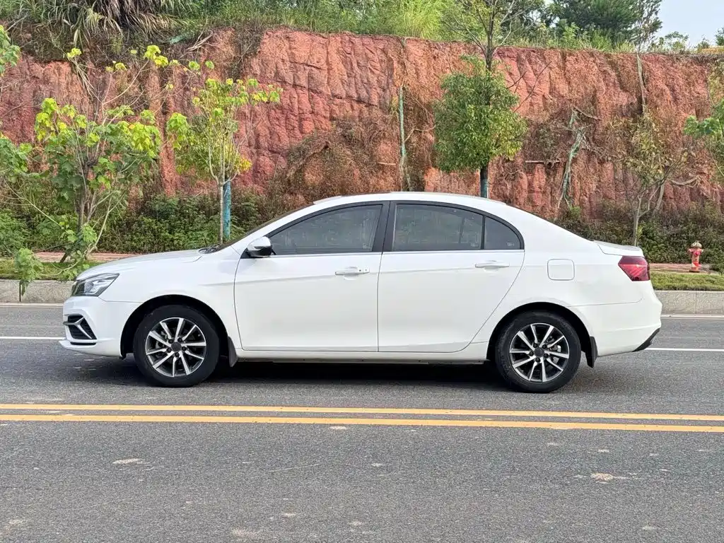 Geely Emgrand — миниатюра 4
